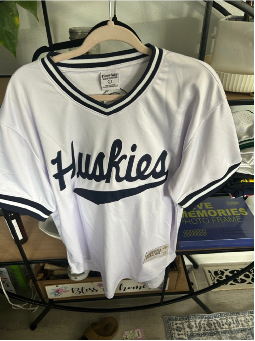 Women's Homefield Huskies Jersey L White Navy